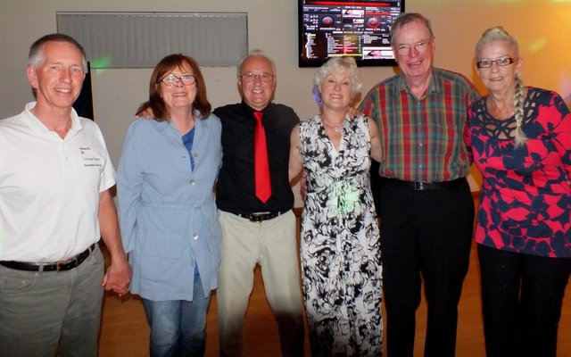 Oorsese besoekers geniet die Birkenhead Boothengelklub se funksie, met vlnr Ian en Jenny Hazelton, Gerry en Sandie Westmacott en Jack en Anita Doyle 